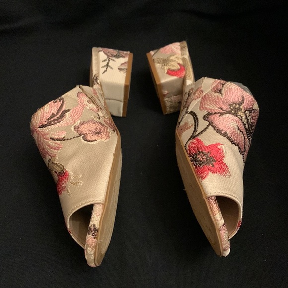 Kelly & Katie embroidered slip on amour sandals 6 - Picture 4 of 8